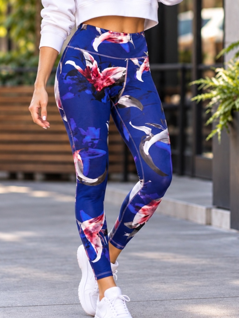 Fabletics PowerForm Dhyana Floral Leggings M NWT Midnight Lily